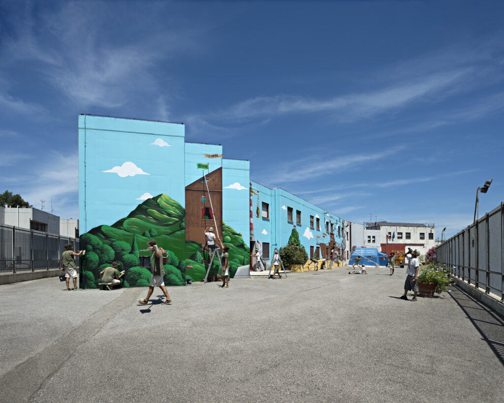 La scritta che Buca - murale al carcere di Sollicciano (FI) foto © Davide Virdis